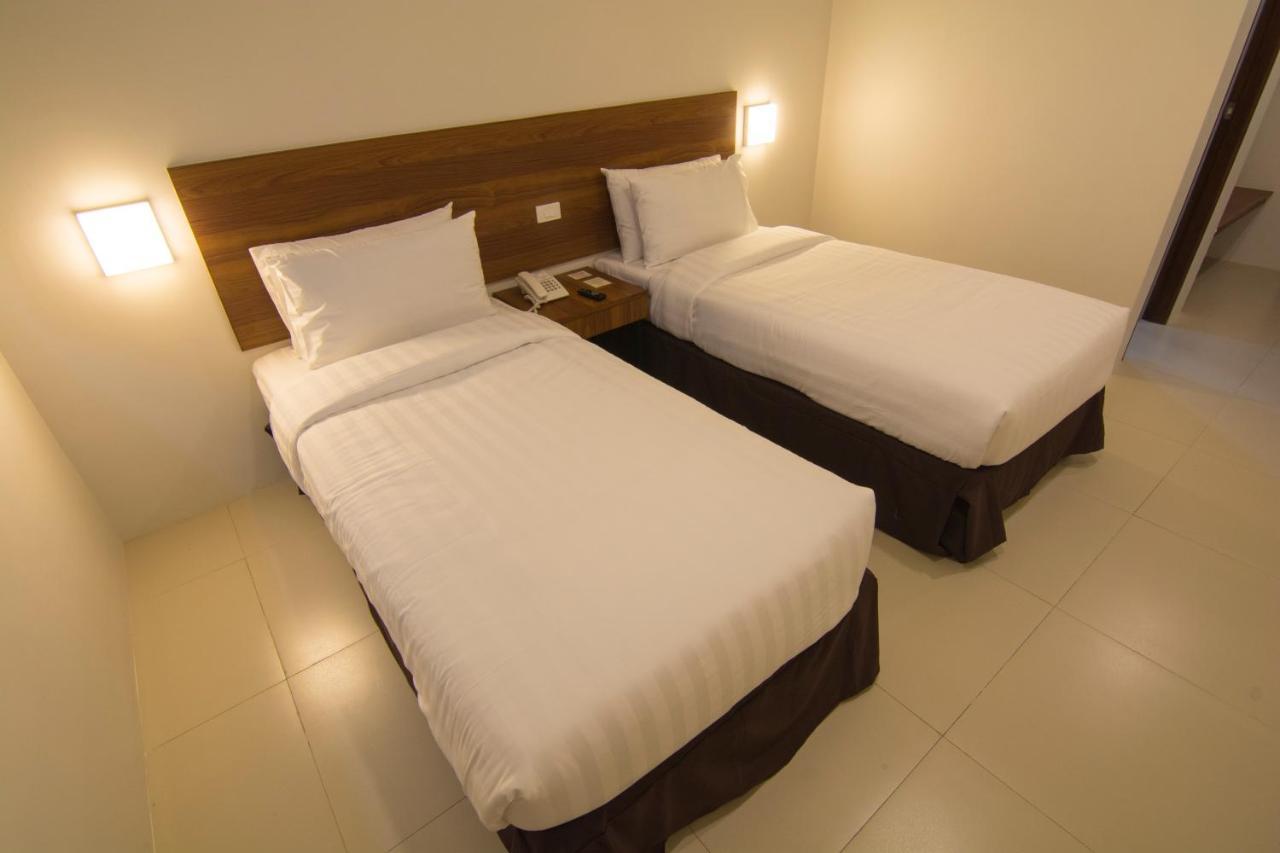 Mango Suites Cauayan Exterior foto