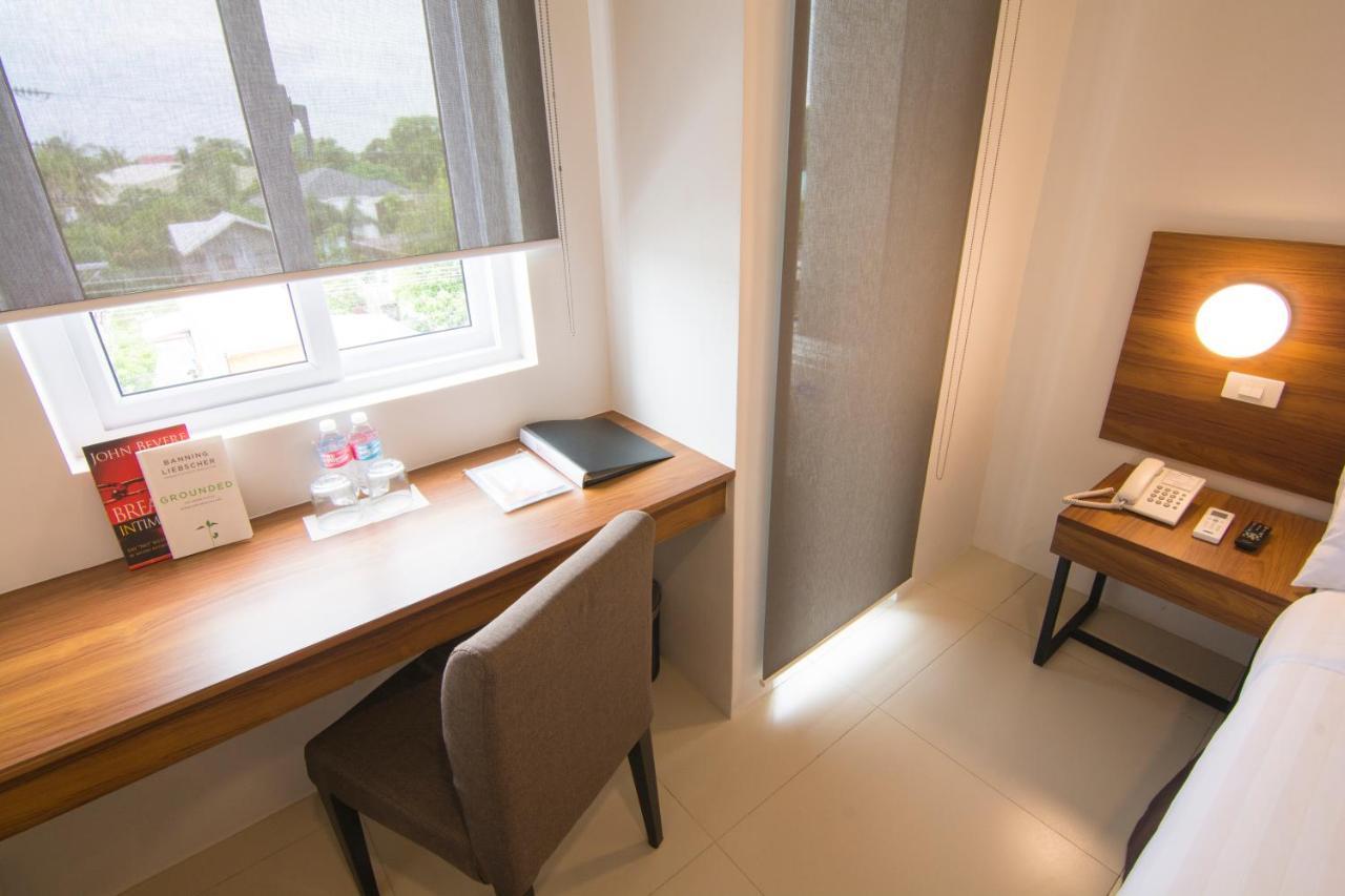 Mango Suites Cauayan Exterior foto
